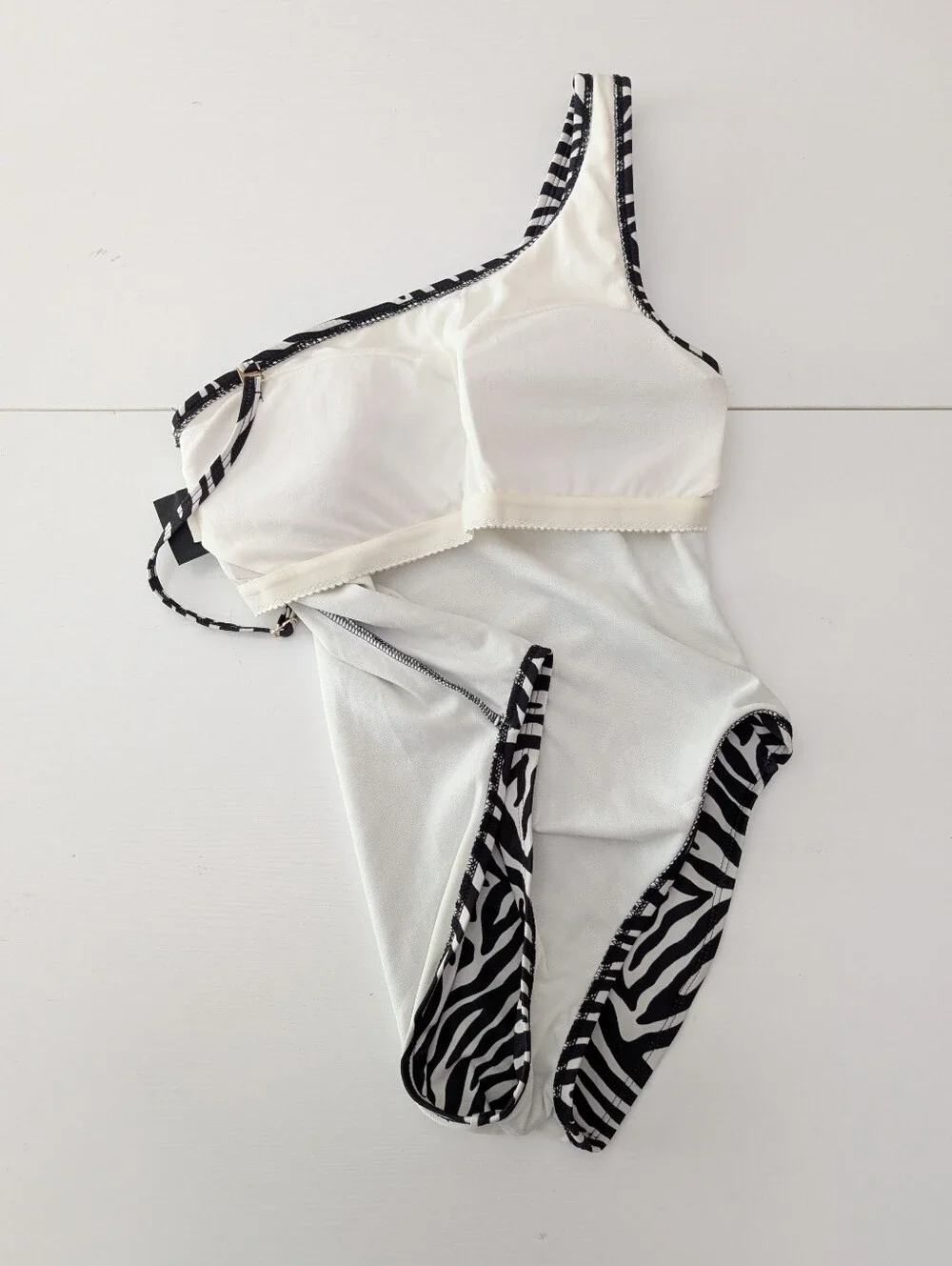 Kate Spade Zebra Animal Print One-Shoulder Swimsuit Size S Summer Beach Vacation